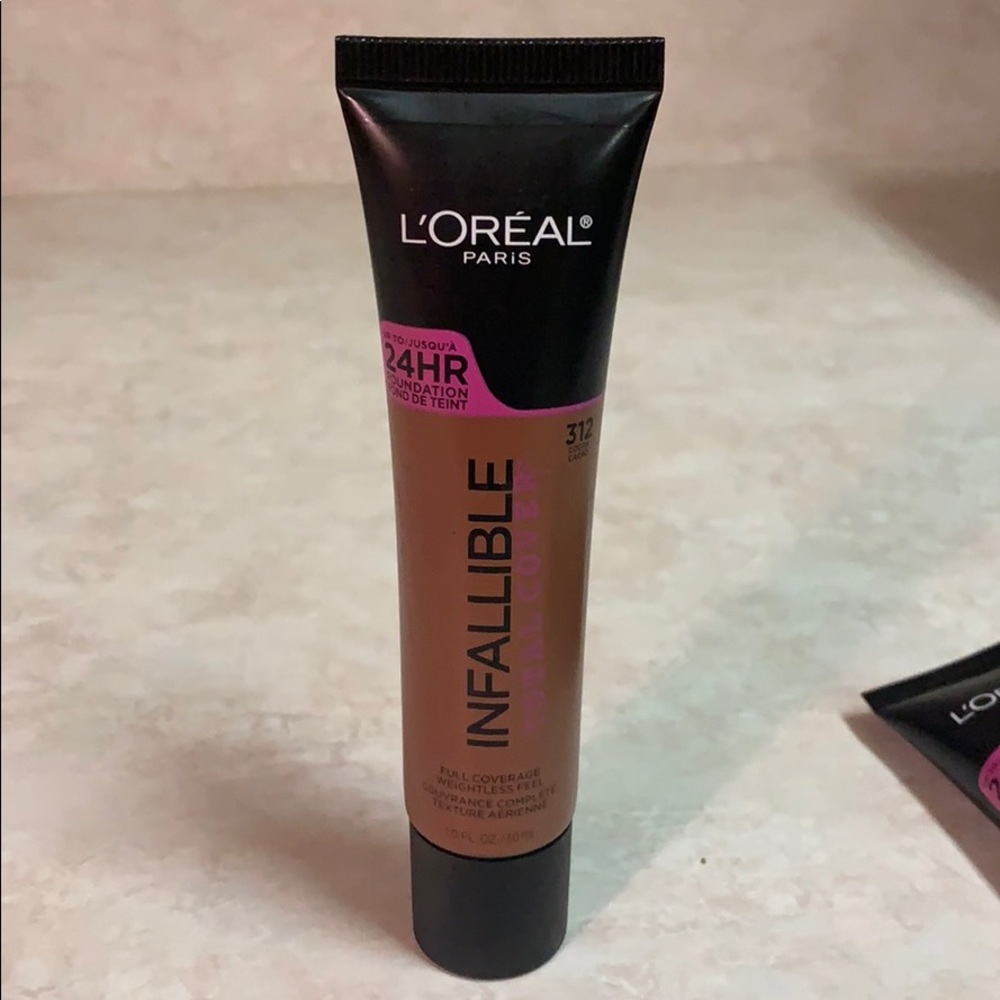 L’Oréal infallible total coverage foundation